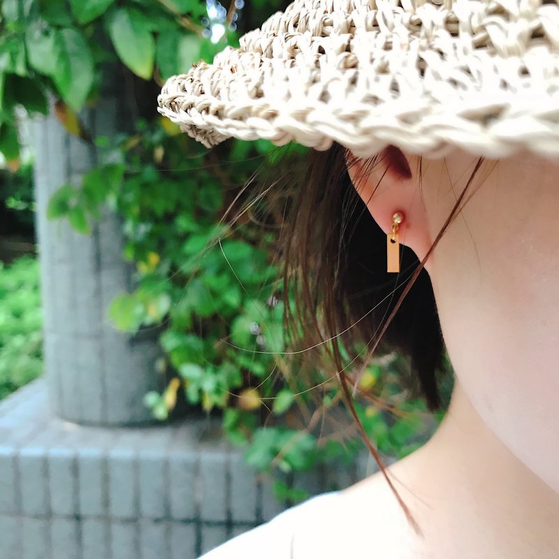 Asymmetric Mini Tag Earrings  - ต่างหู - ทองแดงทองเหลือง สีทอง