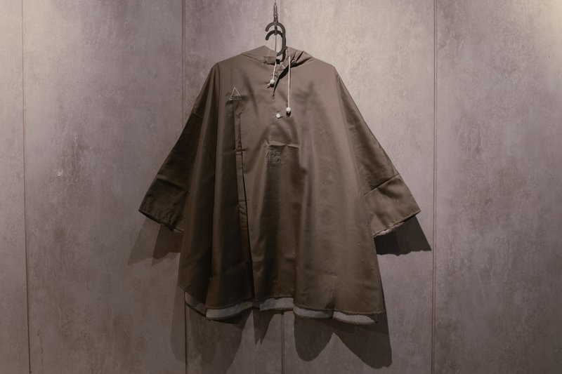 DARE TO BE lightweight foldable half-length poncho raincoat military green - Umbrellas & Rain Gear - Other Materials 