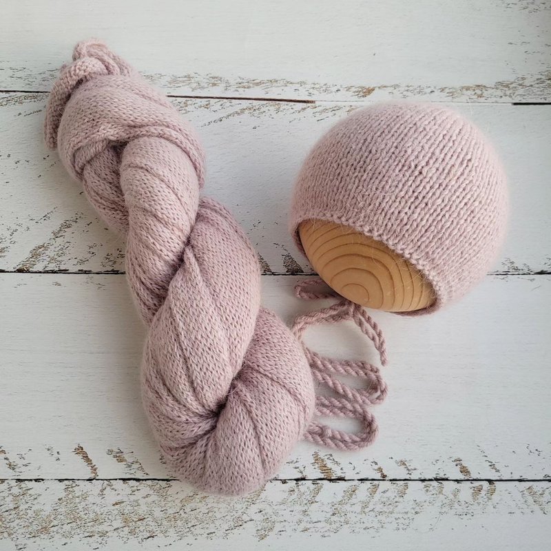 Dusty Pink Fluffy Newborn Hat with Wrap, Knitted Photo Props - 嬰兒手鍊/飾品 - 羊毛 粉紅色
