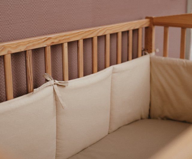 Beige crib outlet bumper