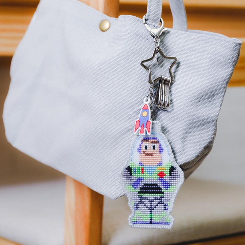 【Buzz Light year】Disney Ornament - Cross Stitch Kit | Xiu Crafts - Knitting, Embroidery, Felted Wool & Sewing - Thread Multicolor