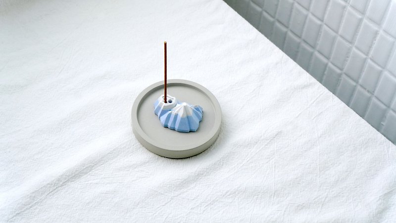 Xiaoshan mini incense sticks holder (small base) | 2024-macaron color series - น้ำหอม - ปูน สีน้ำเงิน