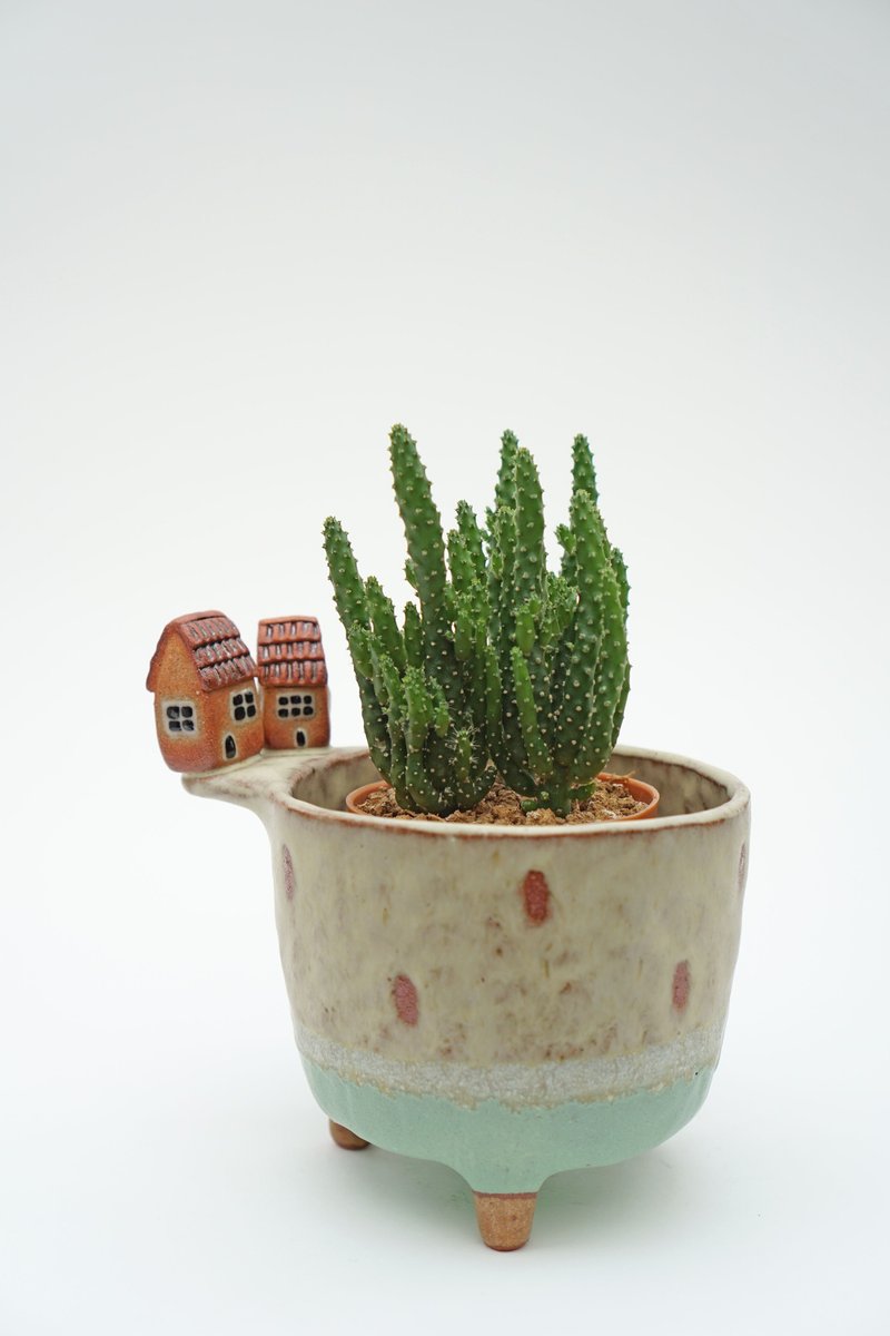 Plant pot with a houses,two tone,cactus,ceramics,pottery,handmade - 花瓶 - 陶 多色