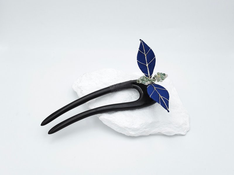 [Indigo] Blue grass entangled sandalwood hairpin hair accessories with tourmaline - เครื่องประดับผม - งานปัก สีน้ำเงิน