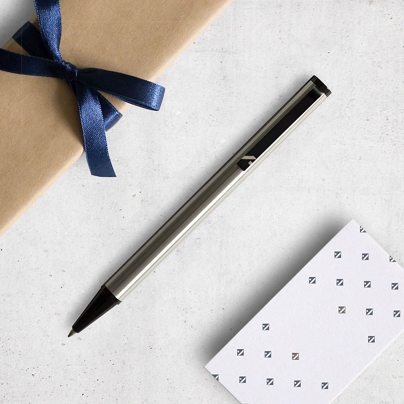 【附禮物包裝】不銹鋼原子筆 (銀/黑) 含客製化刻字 - 原子筆 - 其他金屬 銀色