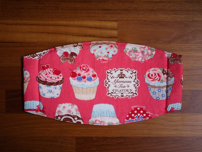 小さなもの= =生活必需手作り日本の布マスク= * =ピンクのパーティーカップケーキを注文する手作り - マスク - コットン・麻 レッド