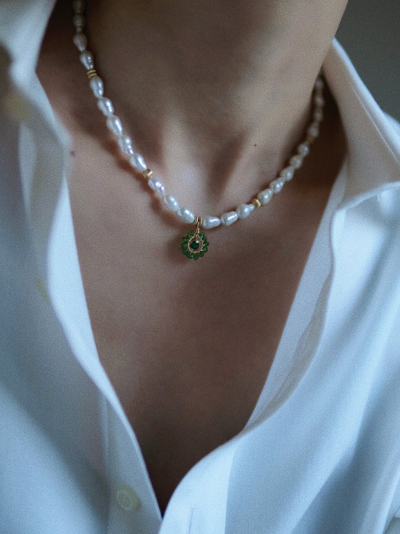 Stone| Green Control Tsavorite Stone Pearl Necklace Urban Dating Necklace - สร้อยคอ - ไข่มุก สีเขียว