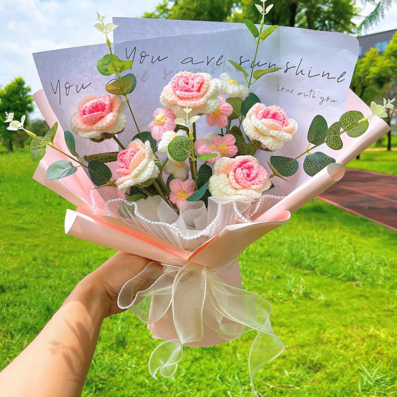 オーダーメイドギフト バレンタイン限定 手編みかぎ針編み愛の花びら ピンクローズ プリザーブドフラワーブーケ - ドライフラワー・ブーケ - コットン・麻 