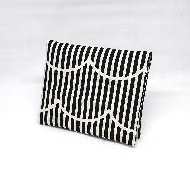 Japanese Handmade Sanitary napkins Bag - กระเป๋าเครื่องสำอาง - ผ้าฝ้าย/ผ้าลินิน สีดำ