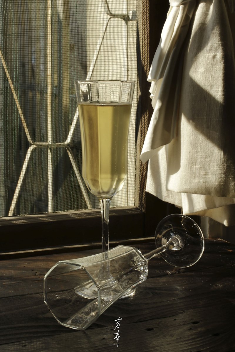 八角形のガラスのゴブレット - ワイングラス・酒器 - ガラス 