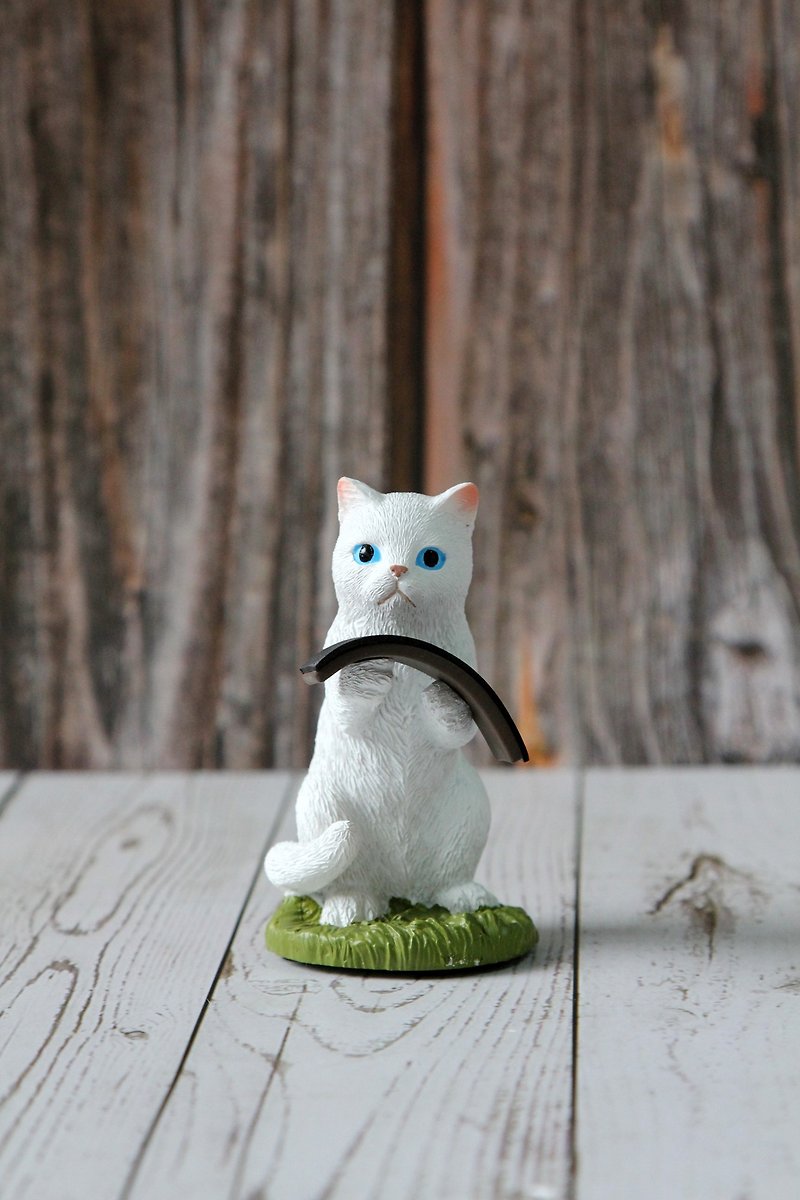 Japan Magnets cute animal series ornamental watch storage holder (blue-eyed white cat) - Other - Resin White