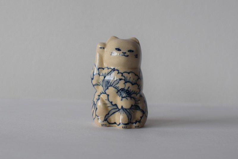 Maneki-neko　Lucky Cat　peony - Items for Display - Pottery 