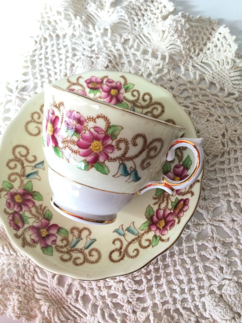 Colclough tea cup and saucer -08 - ถ้วย - เครื่องลายคราม 