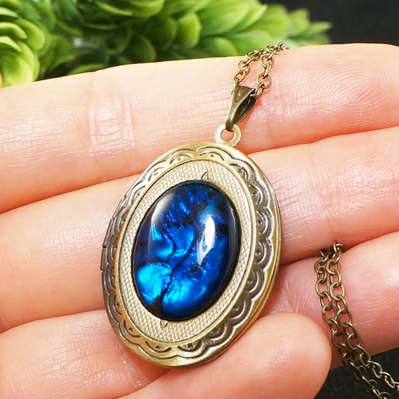 Blue Abalone Paua Shell Brass Photo Locket Pendant Keepsake Necklace Jewelry - 項鍊 - 其他材質 藍色