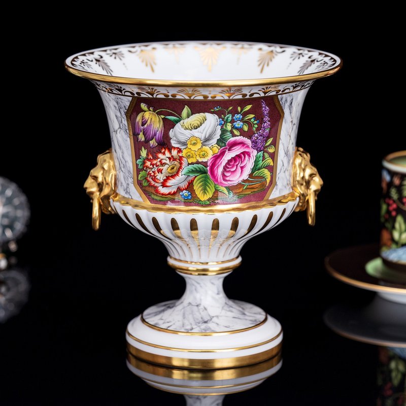 【Royal Worcester 傳世尊榮】2004鎏金獅首雙耳骨瓷宮廷花卉寶瓶 - 花瓶/花器 - 瓷 