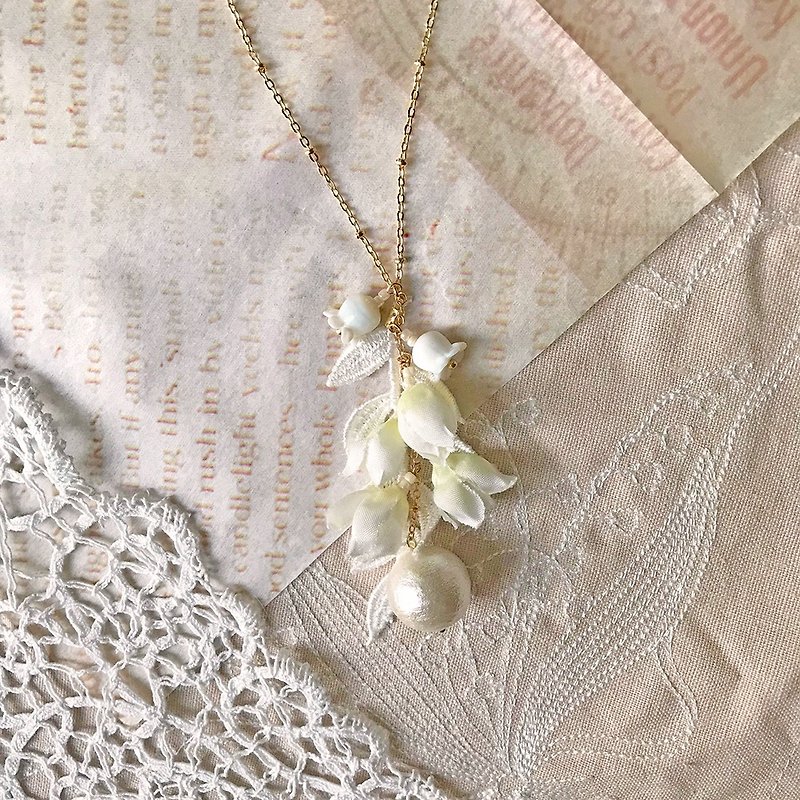 Jt Corner Lily of the Valley Glass Bead and Lace Necklace - สร้อยคอ - แก้ว ขาว
