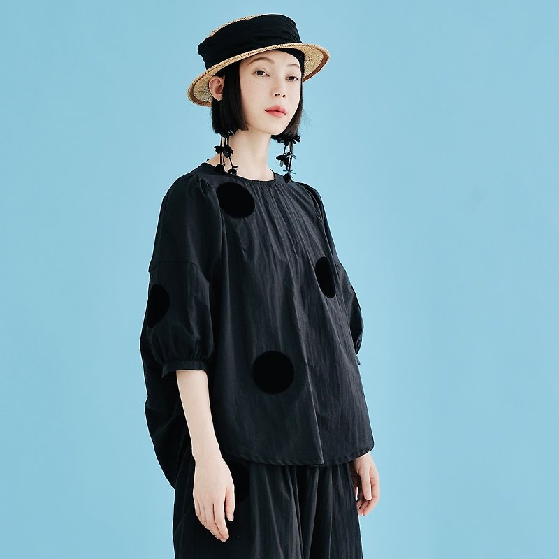 Black Glacier Dot Top / Casual Shirt - เสื้อผู้หญิง - ผ้าฝ้าย/ผ้าลินิน สีดำ