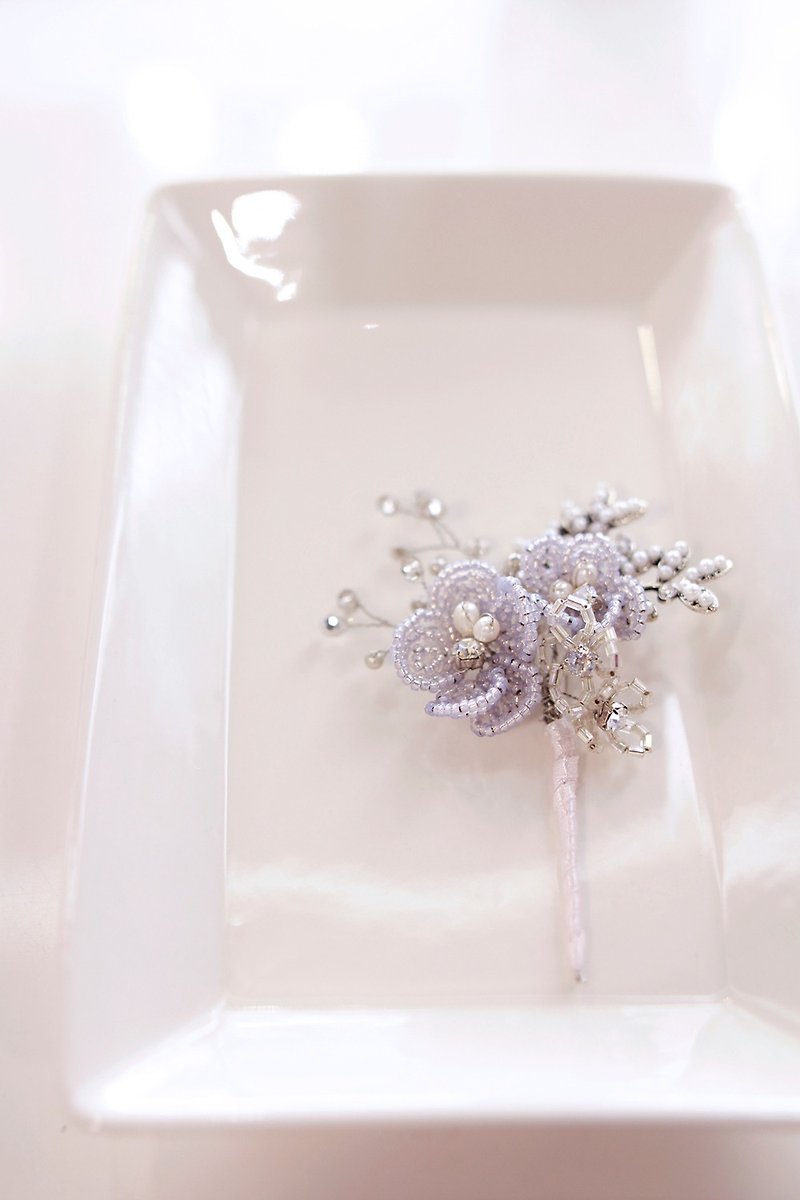 For Groom - Beads Flower Corsage Light Blue x Silver Ornate Beads Groom and Flower - เข็มกลัด - โลหะ สีน้ำเงิน