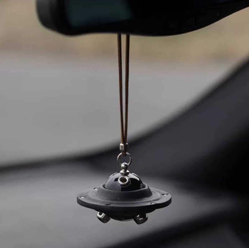 太空飛船車掛件車載香薰汽車香水輕奢高級感車內掛飾香氛擺件裝飾 - 香氛/精油/擴香 - 真皮 