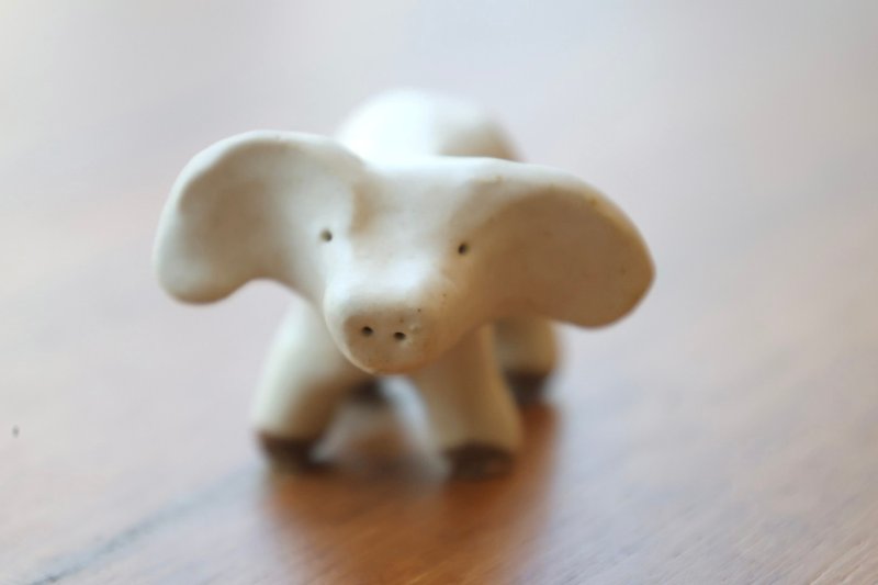 Handmade Pig Bowl Ceramic Animal Tray / Crystal Base - Stuffed Dolls & Figurines - Pottery White