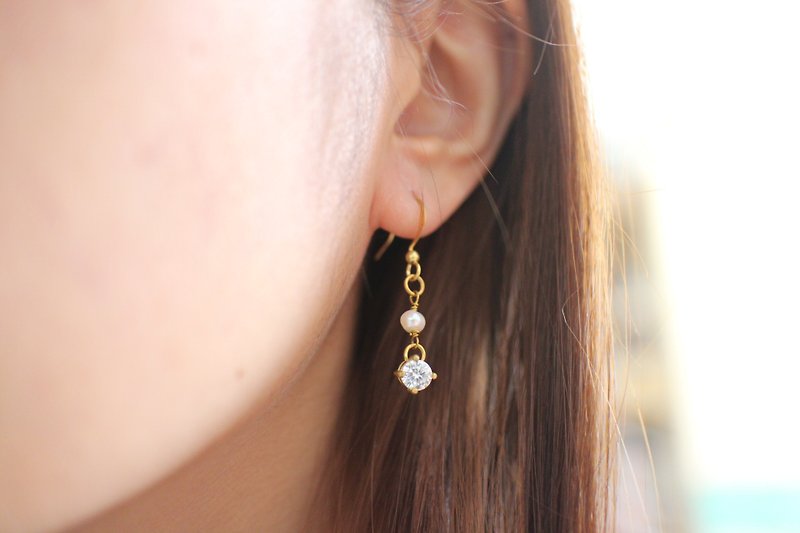 小女人-鋯石 珍珠 黃銅耳環-針式 夾式 - 耳環/耳夾 - 其他金屬 