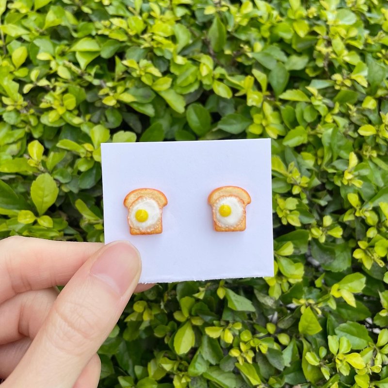 Vitality Toast Egg Clay Earrings - ต่างหู - ดินเหนียว สีเหลือง