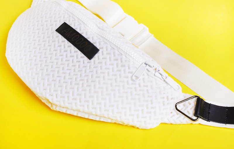 AM0000 ||| Minimalism Sporty W Extreme White Limited Belt Bag - กระเป๋าแมสเซนเจอร์ - เส้นใยสังเคราะห์ ขาว