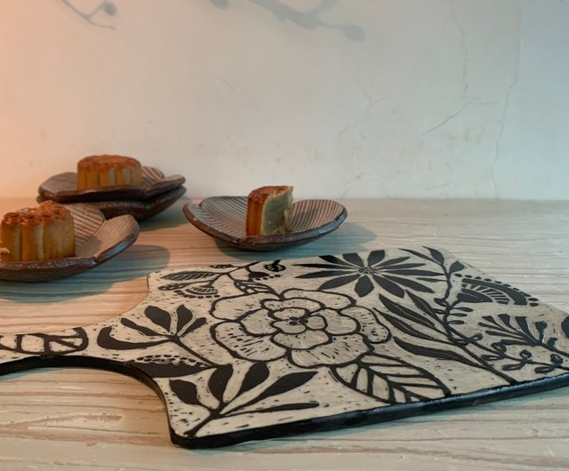 陶器 お稲荷様の彫刻 約15cm