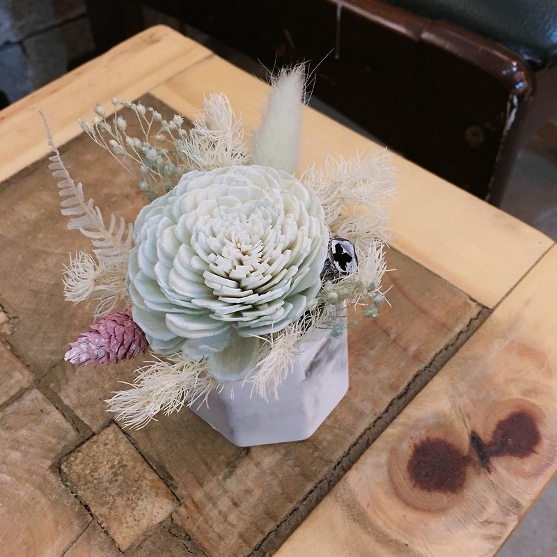 Korean Fragrance Dry Table Flower [Mist Forest] - Birthday Ceremony / Valentine Flower Ceremony - ช่อดอกไม้แห้ง - พืช/ดอกไม้ สีเขียว