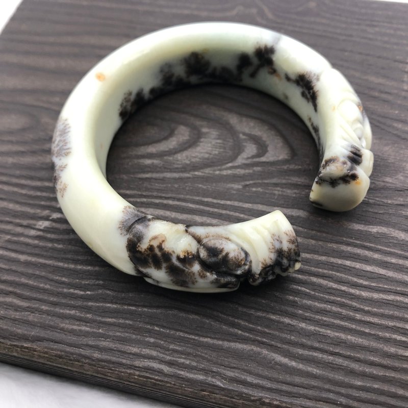 雙獅獻瑞-天然遼陽玉水草花雕刻手鐲玉鐲/內徑55.9/生日/禮物 - 手鍊/手環 - 玉石 白色