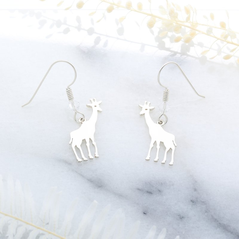 Cute Giraffe s925 sterling silver earrings (changeable ear clips) Birthday gift - ต่างหู - เงินแท้ สีเงิน