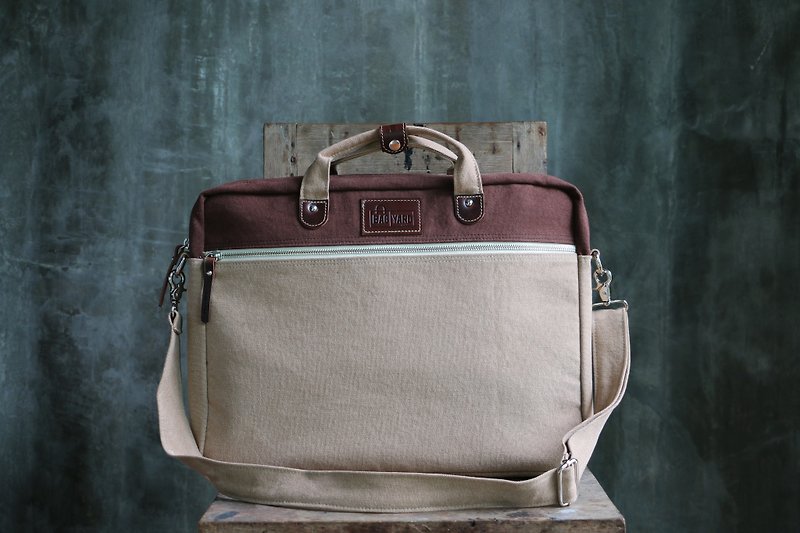 BAG UP : LAPTOP : MALT (13-Inch/ 16-Inch) - กระเป๋าแล็ปท็อป - ผ้าฝ้าย/ผ้าลินิน สีนำ้ตาล