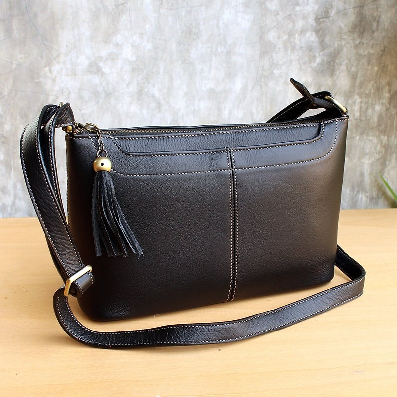 Cross Body Bag - Crackers - สีดำ (Genuine Cow Leather) / 皮包 / Leather Bag - กระเป๋าแมสเซนเจอร์ - หนังแท้ สีดำ