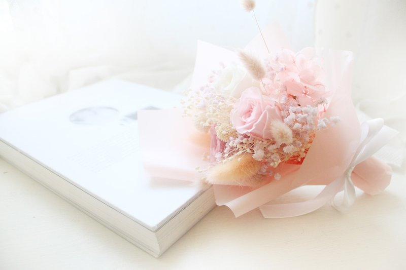 First love, green small bouquet, temperament powder, eternal rose gift - Dried Flowers & Bouquets - Plants & Flowers Pink