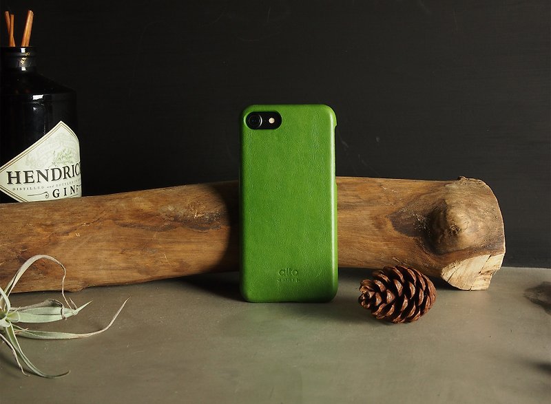 【換季特賣】皮革手機殼 iPhone SE2/SE3/7/8通用款 -綠 - 手機殼/手機套 - 真皮 綠色
