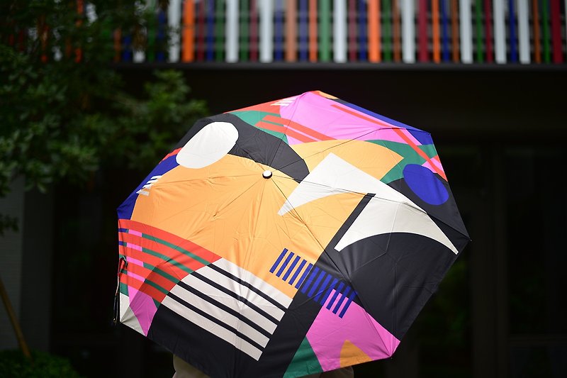 【莎姐嚴選】台灣限定版圖騰 99.99%抗UV折傘 -幾何空間(自動款) - 雨傘/雨衣 - 其他金屬 橘色