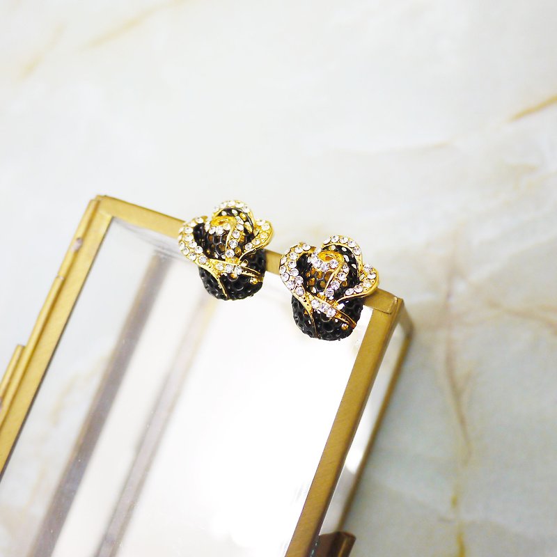 Classic textured black rose earrings - Earrings & Clip-ons - Other Metals Black