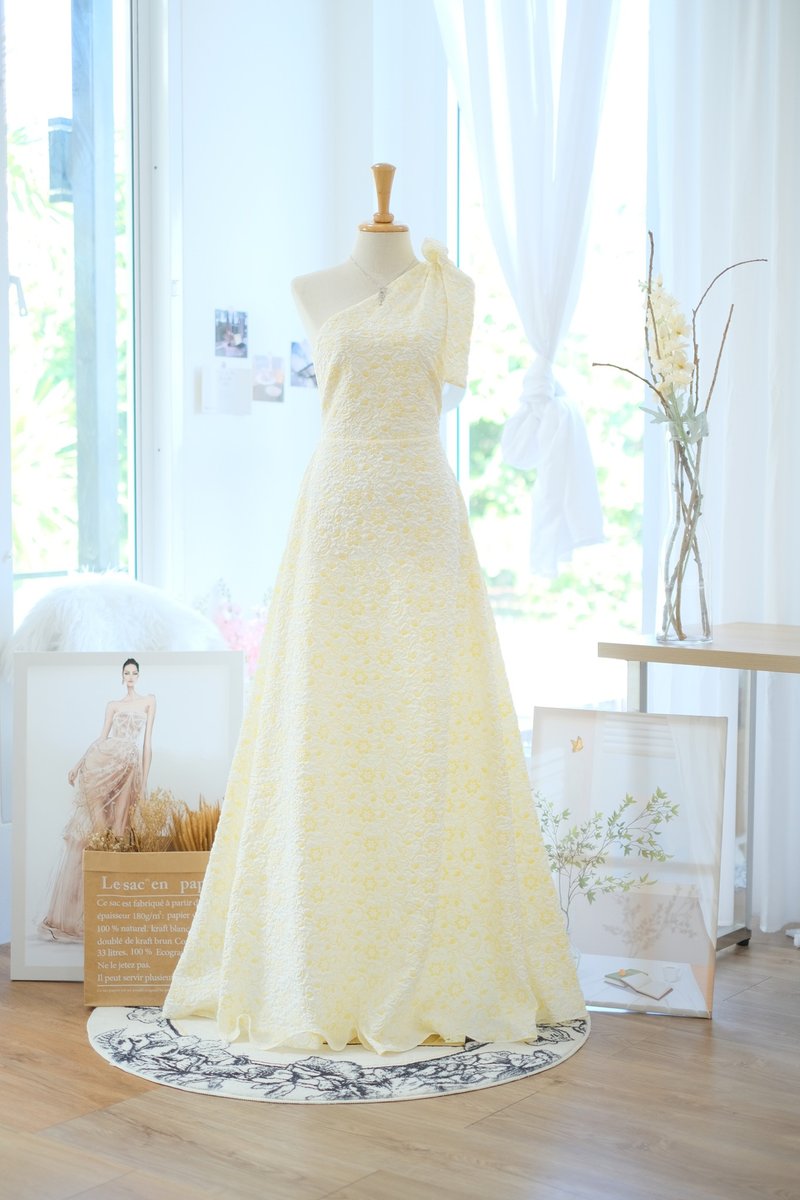 Yellow floral Jacquard bridesmaid dress One shoulder maxi party wedding dress - 禮服/小禮服 - 聚酯纖維 黃色