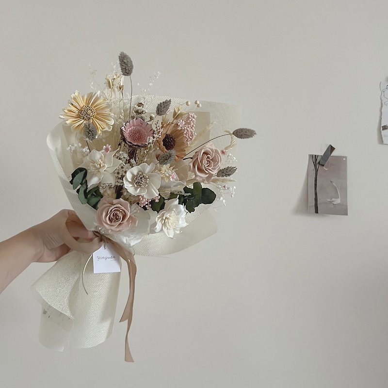 【霧粉永生玫瑰】附贈手寫小卡 乾燥花束 韓式花束 情人節 紀念日 - 乾花/永生花 - 植物．花 白色