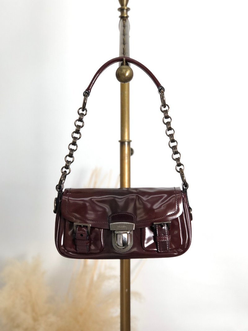 【 日本直送　名牌中古包 】PRADA プラダ ショルダーバッグ ブラウン フロントバックル レザー チェーン ワンショルダーバッグ オールド j5mn5d - 側背包/斜背包 - 真皮 咖啡色