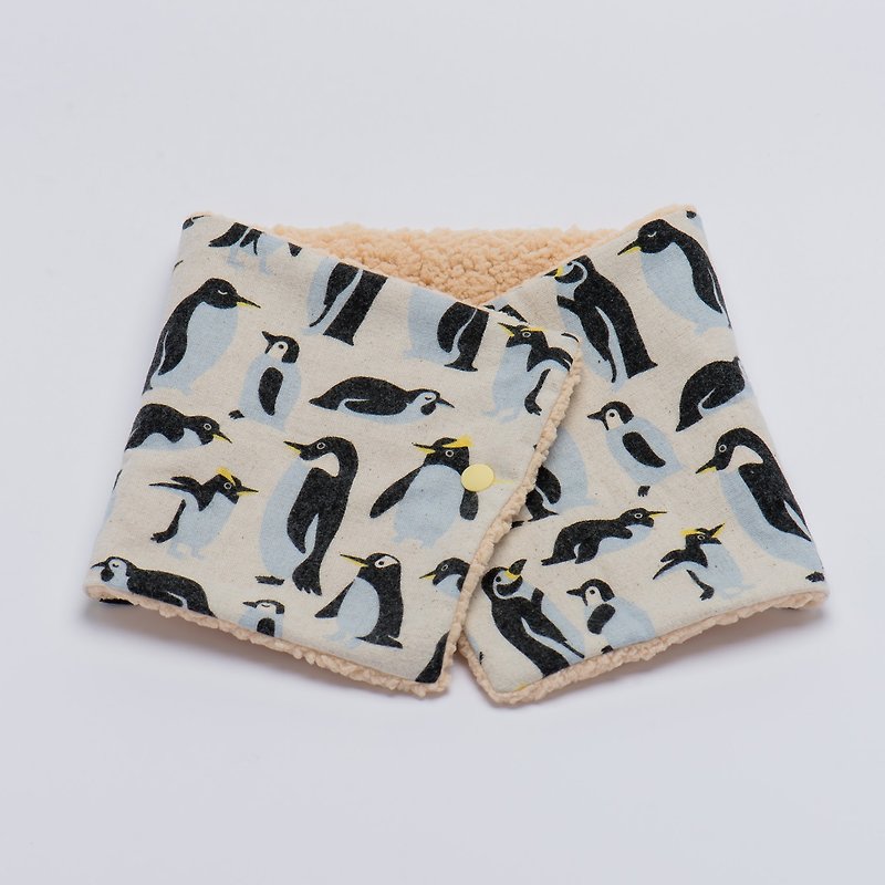 [Penguin family] white and blue background - a short scarf # neck # cold # warm # wild - ผ้าพันคอ - ผ้าฝ้าย/ผ้าลินิน ขาว