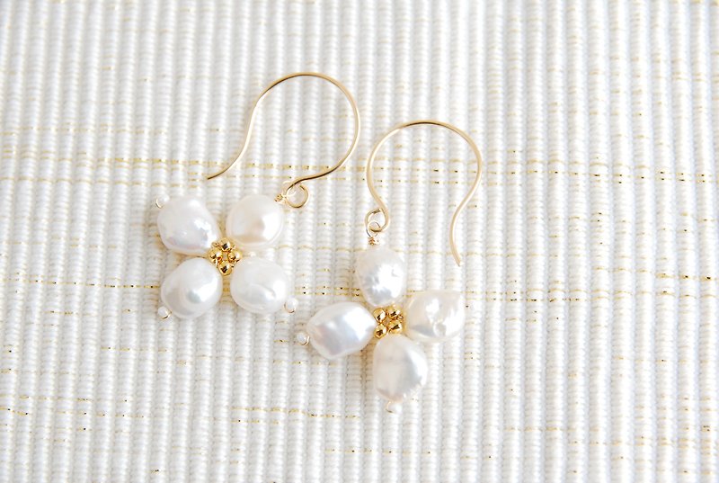 Keshipearl flower earrings 14kgf - Earrings & Clip-ons - Gemstone White