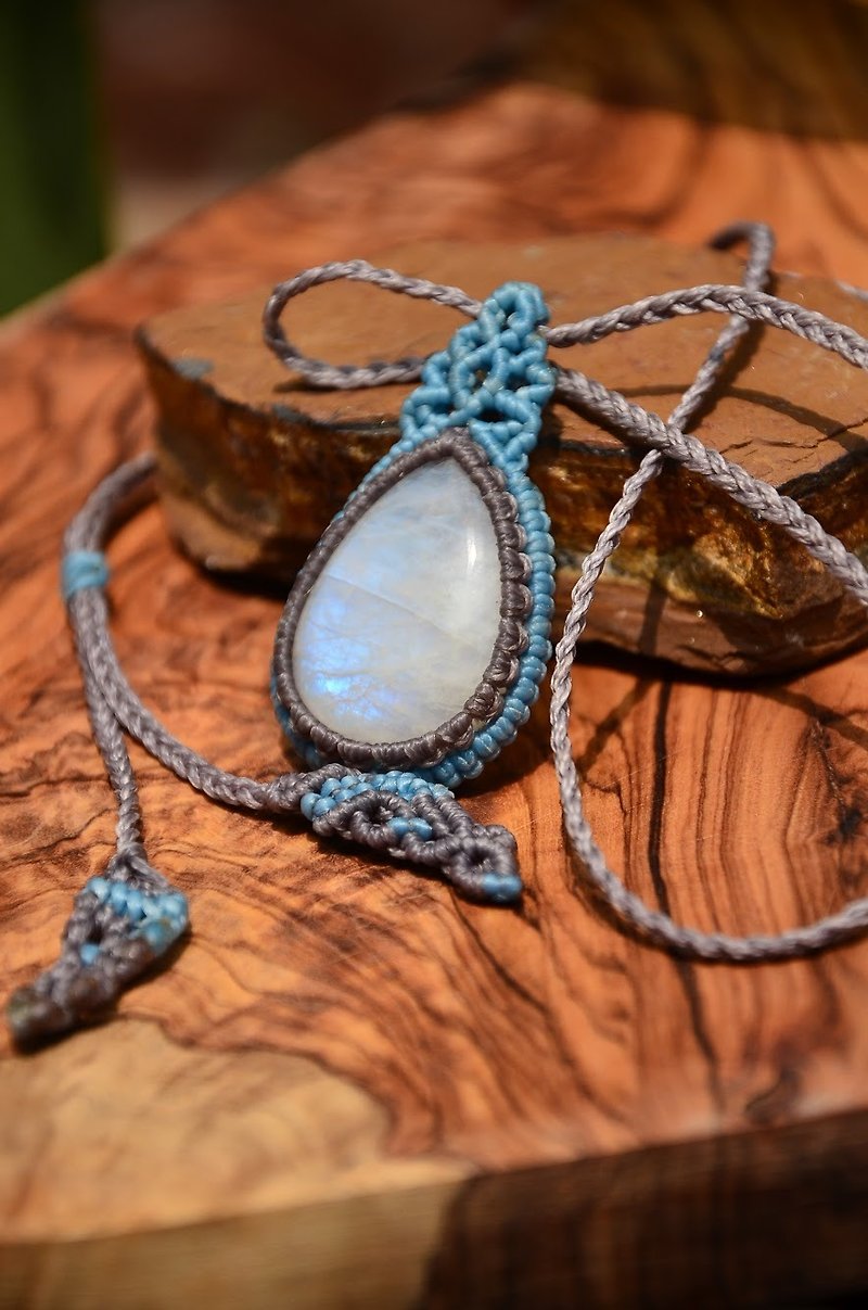 Moonstone Jewelry Macrame Necklace - สร้อยคอ - เครื่องเพชรพลอย ขาว