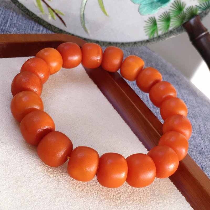 Natural presbyopic Wax Wax single ring bracelet full of honey chicken oil yellow Wax Wax thick and oily