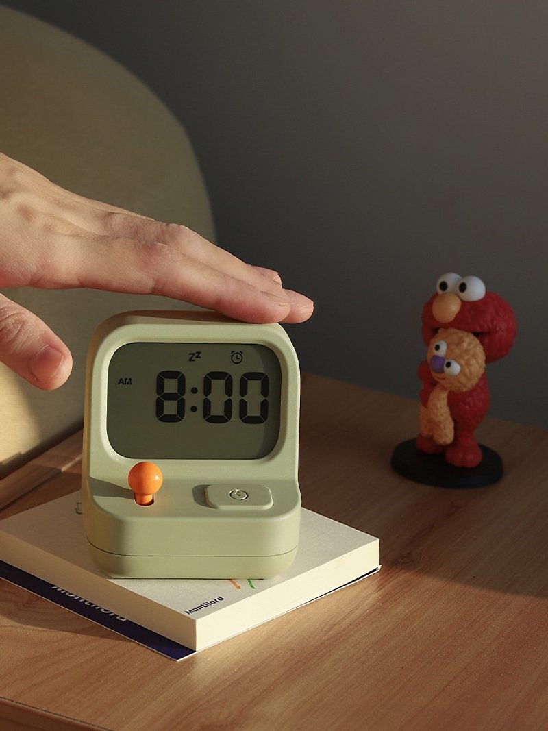 ゲーム機の目覚まし時計 GAMEBOY ALARM CLOCK - 時計 - プラスチック 