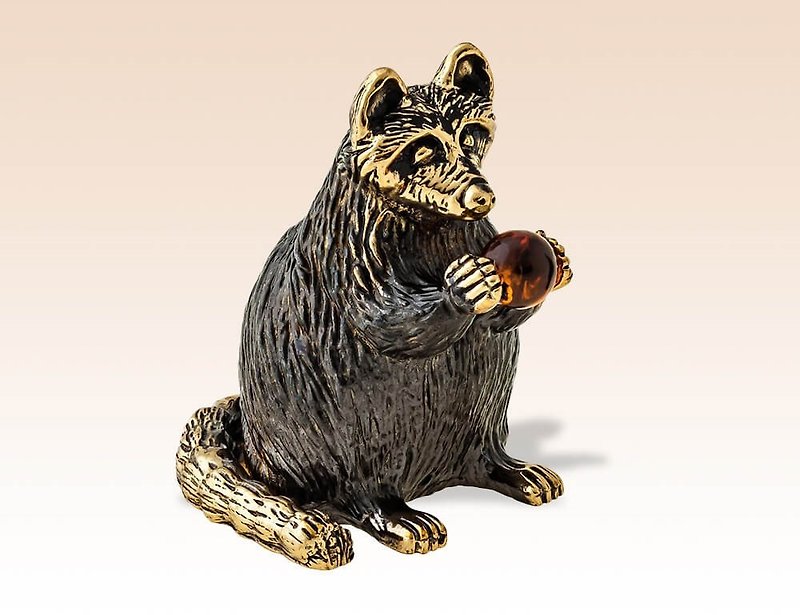 Raccoon Miniature Bronze Amber Figurine animal sculpture handmade statue Gift - 裝飾/擺設  - 其他金屬 
