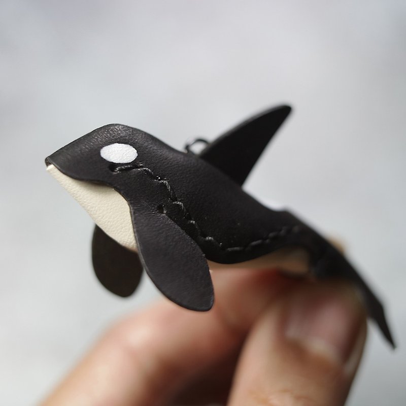 ONE+ Killer Whale Key holder - Keychains - Genuine Leather Black