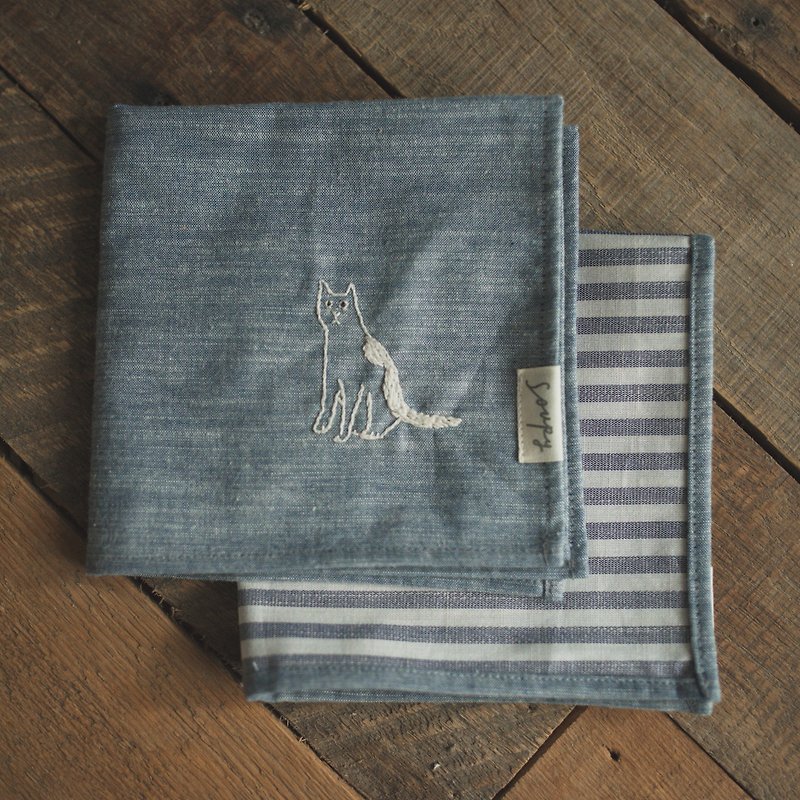 Hand embroidered cat handkerchief - อื่นๆ - ผ้าฝ้าย/ผ้าลินิน 