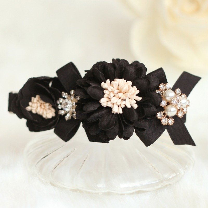 Romantic Flower Corsage Curved Hair Clip - Hair Accessories - Other Metals Black