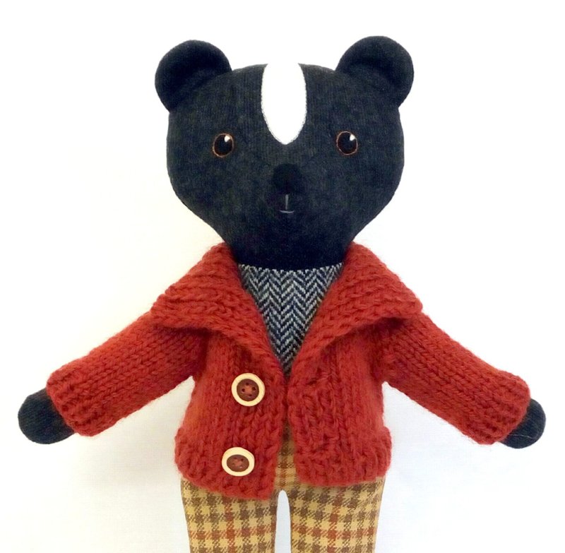 Skunk boy, handmade plush animal toy, wool stuffed doll - 公仔/玩偶 - 羊毛 多色
